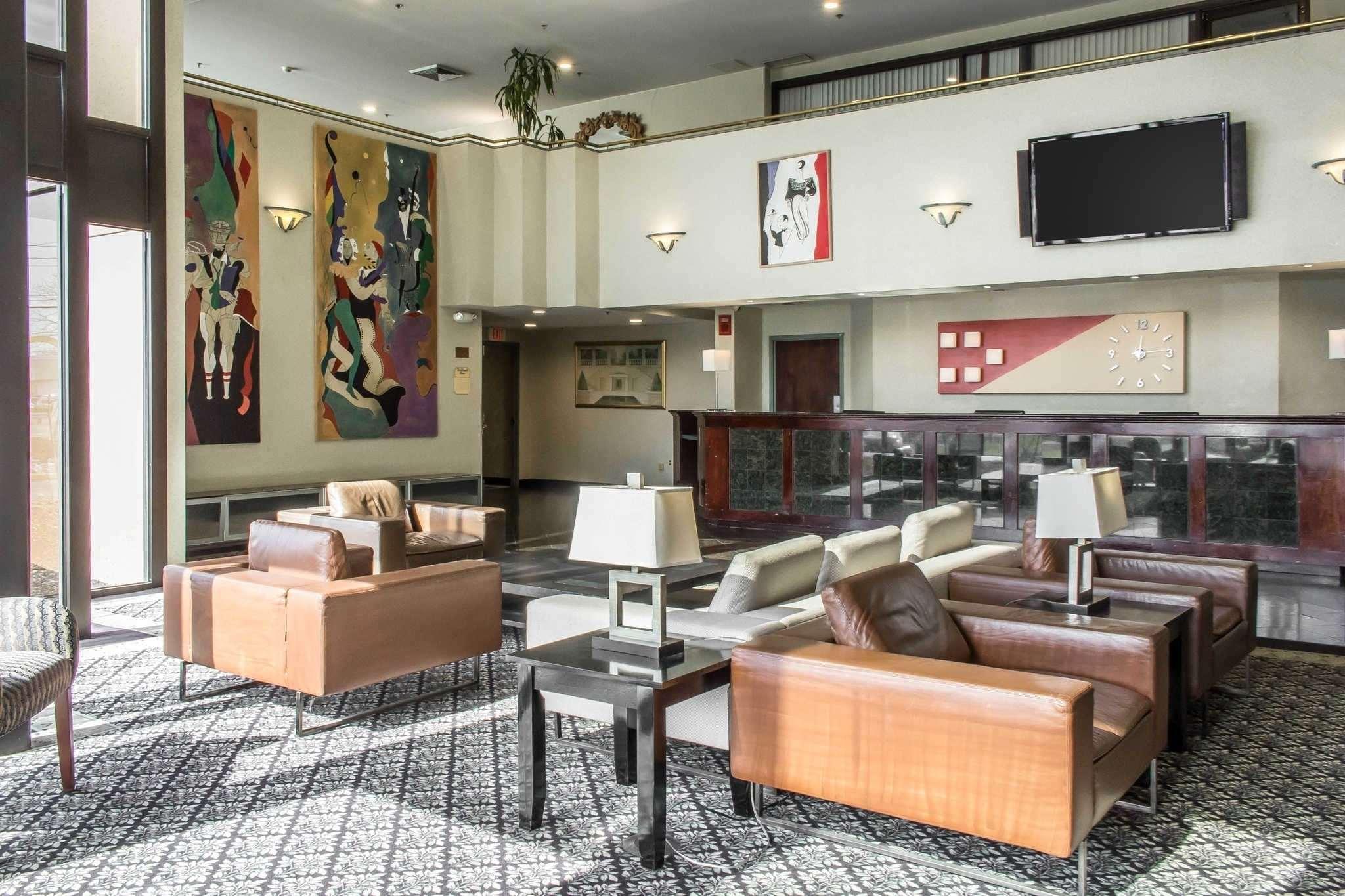 Clarion Hotel & Conference Center Ronkonkoma Exterior photo