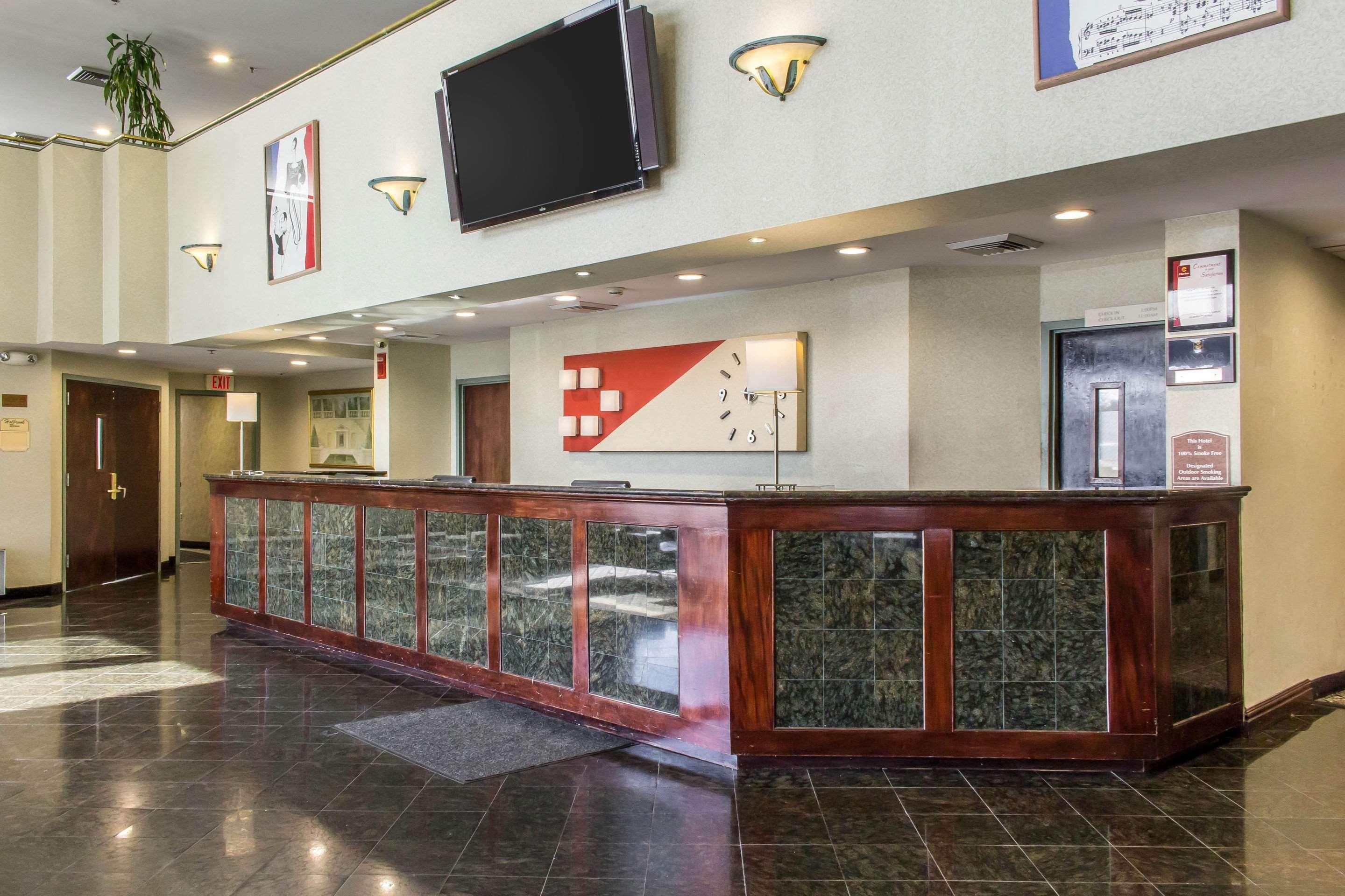 Clarion Hotel & Conference Center Ronkonkoma Exterior photo